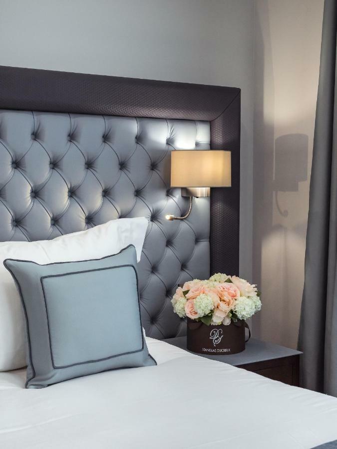Hotel Genesis