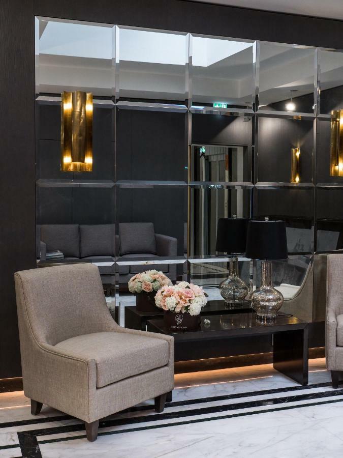 Hotel Genesis