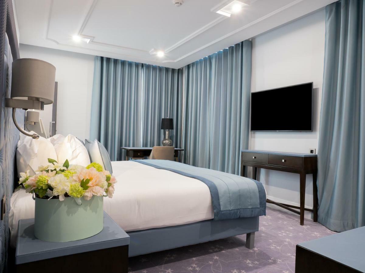 Genesis Hotel 5*